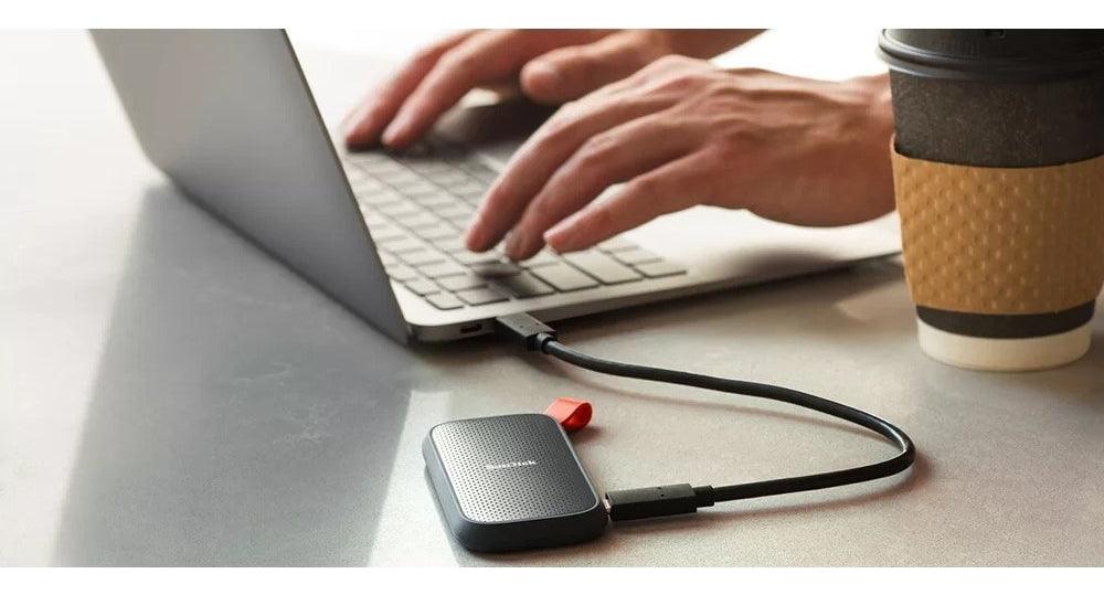 SSD Externo Portátil 1TB Interface USB 3.2 SanDisk SDSSDE30-1T00 Velocidade de Leitura Até 800MB/s Preto